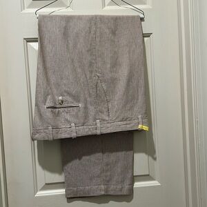 Izod men’s seersucker dress pants.